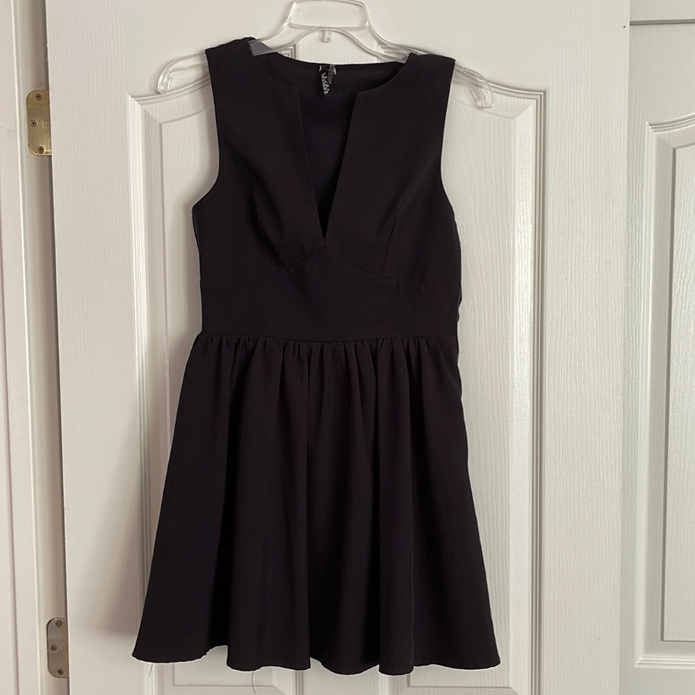 Really cute black lulus dress. Size small